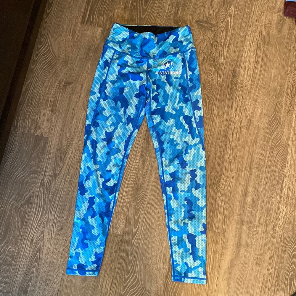 Just strong camo blue beehive workout leggings